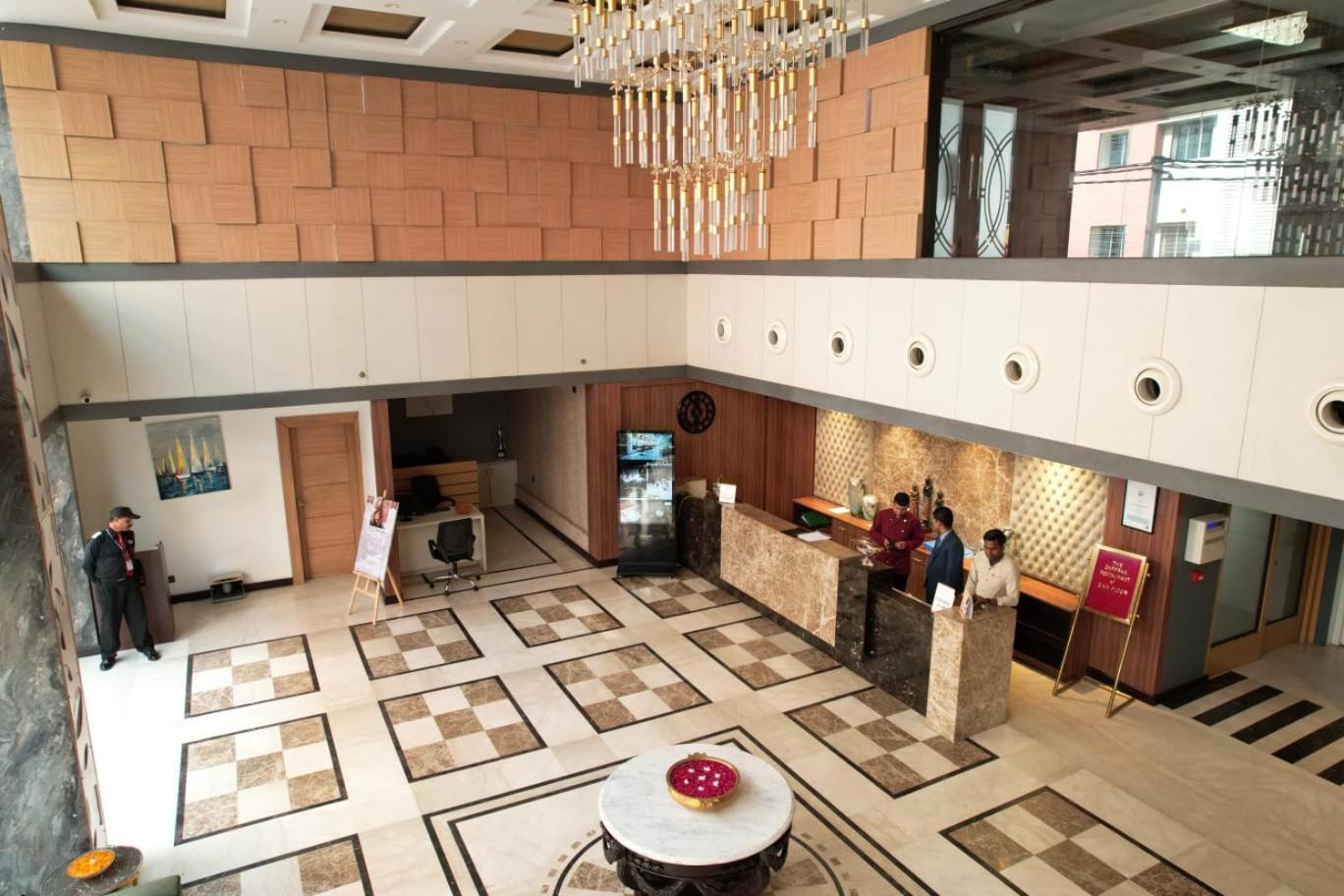 Golden Retreat Hotel Baharampur Buitenkant foto