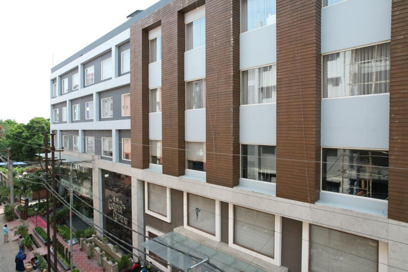 Golden Retreat Hotel Baharampur Buitenkant foto